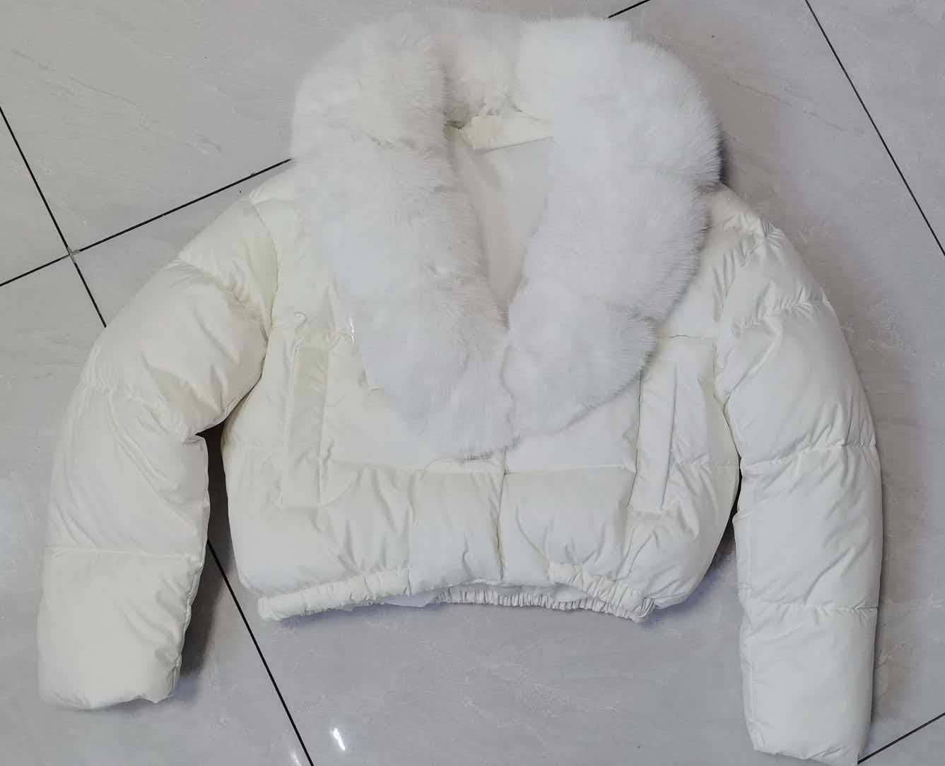 Ropa de algodón de comercio exterior mujer corta 2026 nuevo estilo de moda cálido océano gran abrigo de algodón de cuello de pelo de zorro