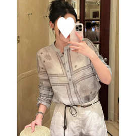 T9O2025夏季新款法式气质女士上衣独别致印花灰色防晒
