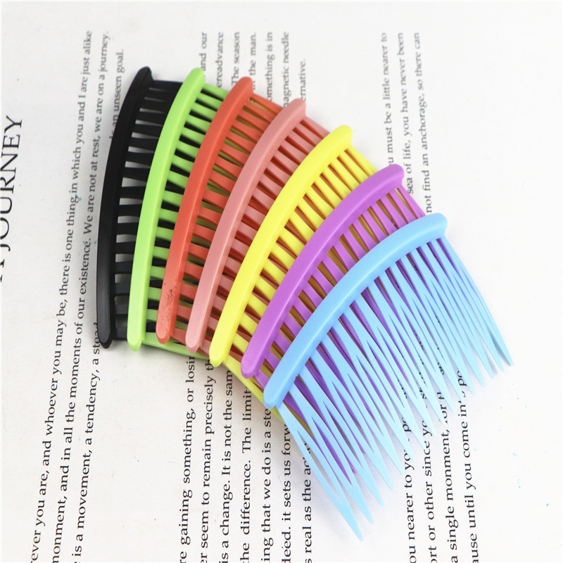 Plastic brush
