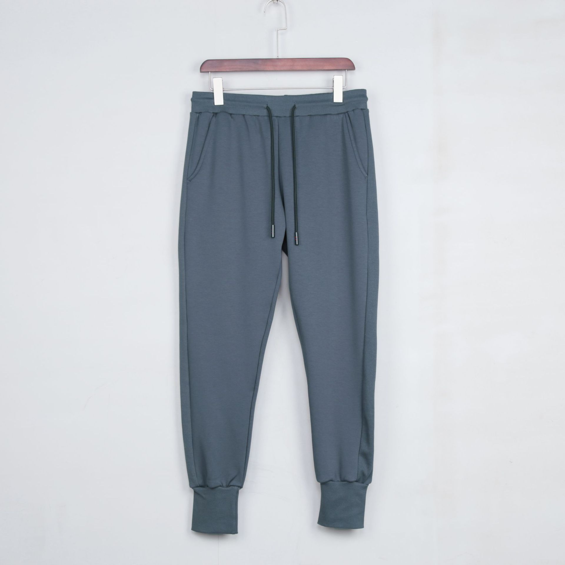 Fleece-Jogginghose für Herren – Locker geschnittene Winter-Laufhose mit elastischen Bündchen, schnelltrocknend und dehnbar, ideal für Fitnessstudio, Wandern und Freizeit_voghion.com