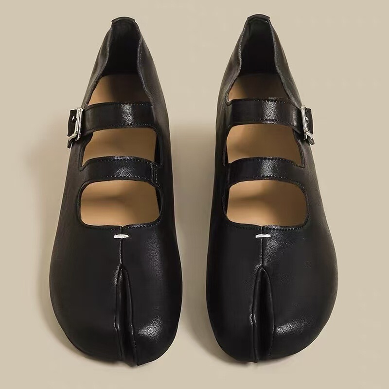 Women's Mary Jane shoes, height-increasing split-toe shoes, women's 2026 summer pig hoof shoes, buckle strap chunky heel loafers Women's Mary Jane shoes, height-increasing split-toe shoes, women's 2026 summer pig hoof shoes, buckle strap chunky heel loafers