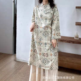 2025秋季新款亚麻连衣裙女 日系文艺立领斜襟盘扣亚麻宽松长袍女