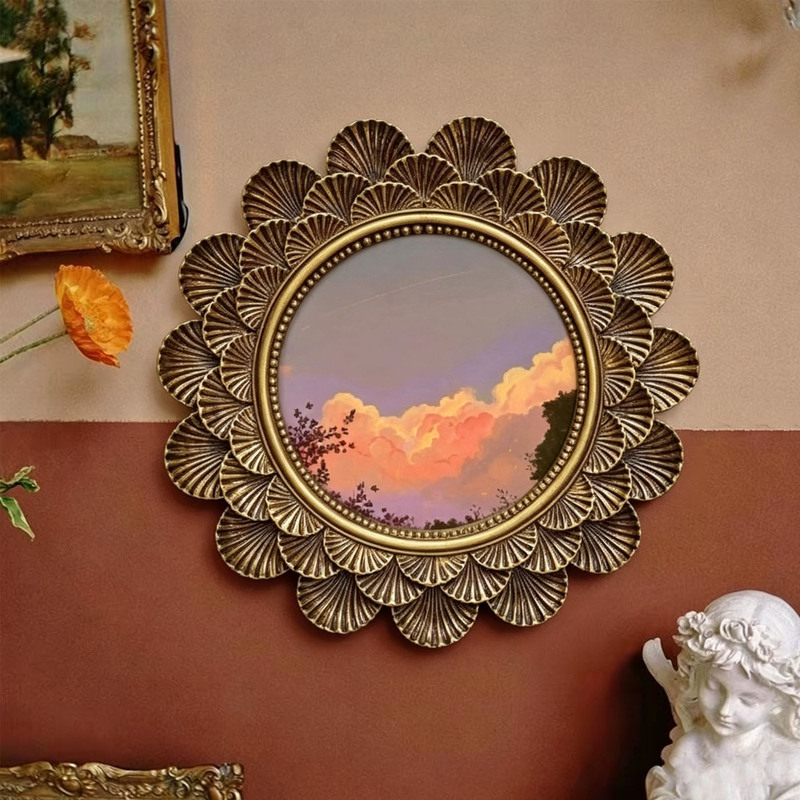 Vintage European-style round picture frame for living room entrance background wall, wall painting, light luxury carved picture frame, table decoration
