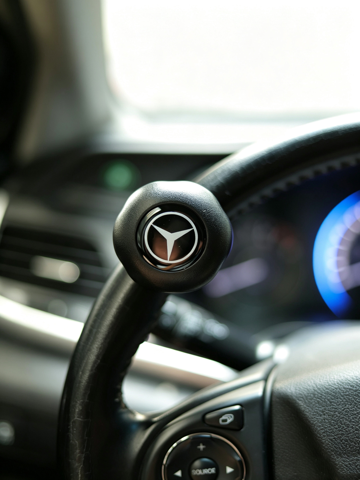 Universal steering wheel ball for cars, trucks, tractors, etc. Suitable for cross-border shipping