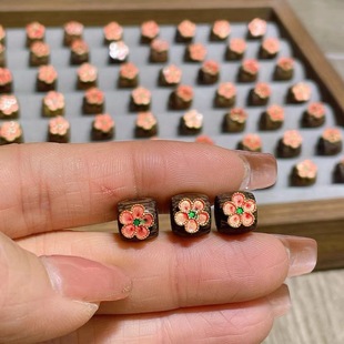 Ancient gold inlaid with agarwood small peach blossom DIY text play bracelet accessories bead spacer gasket