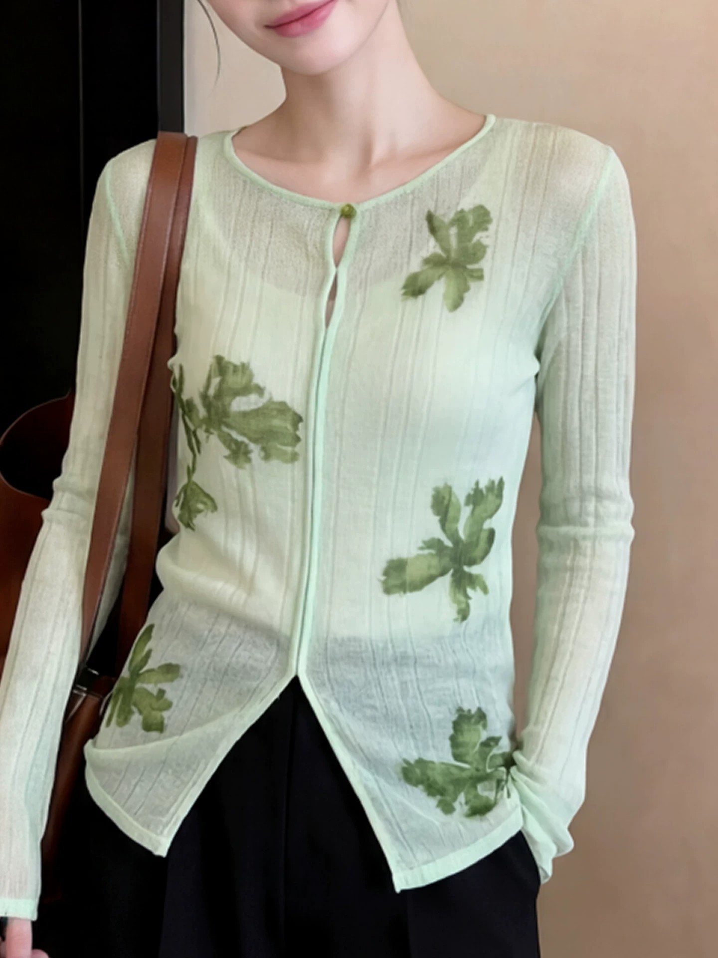 Áo len nữ cổ lọ thiết kế độc đáo mùa xuân hè — xanh lá cây