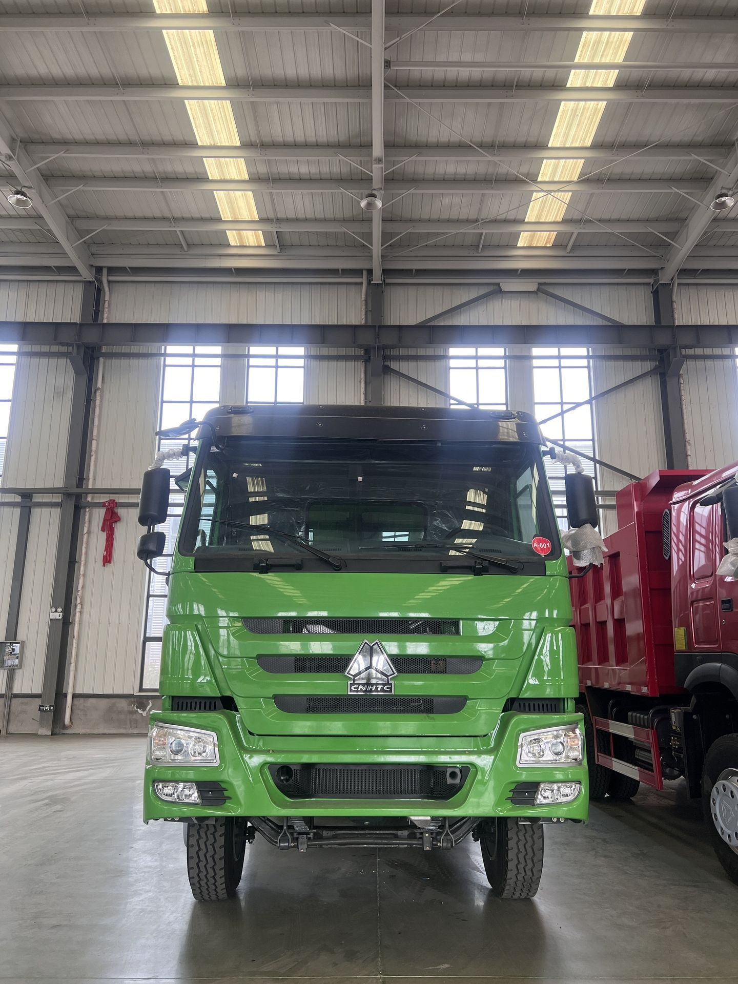 Sinotruk HOWO 371 horsepower dump truck, African export model, 10-wheel dump truck