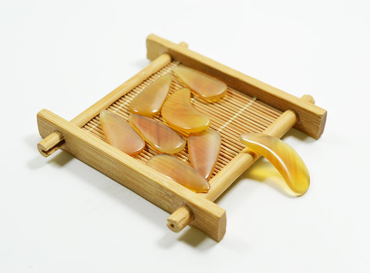 批發訂做牛角古筝指甲半月水滴型遙指成人兒童考級演奏型古筝義甲