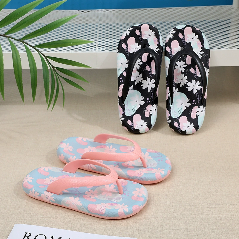 Модные женские шлепанцы для женщин, удобные нескользящие тапочки на мягкой подошве для летней верхней одежды, универсальная и классная пляжная повседневная обувь для женщин.