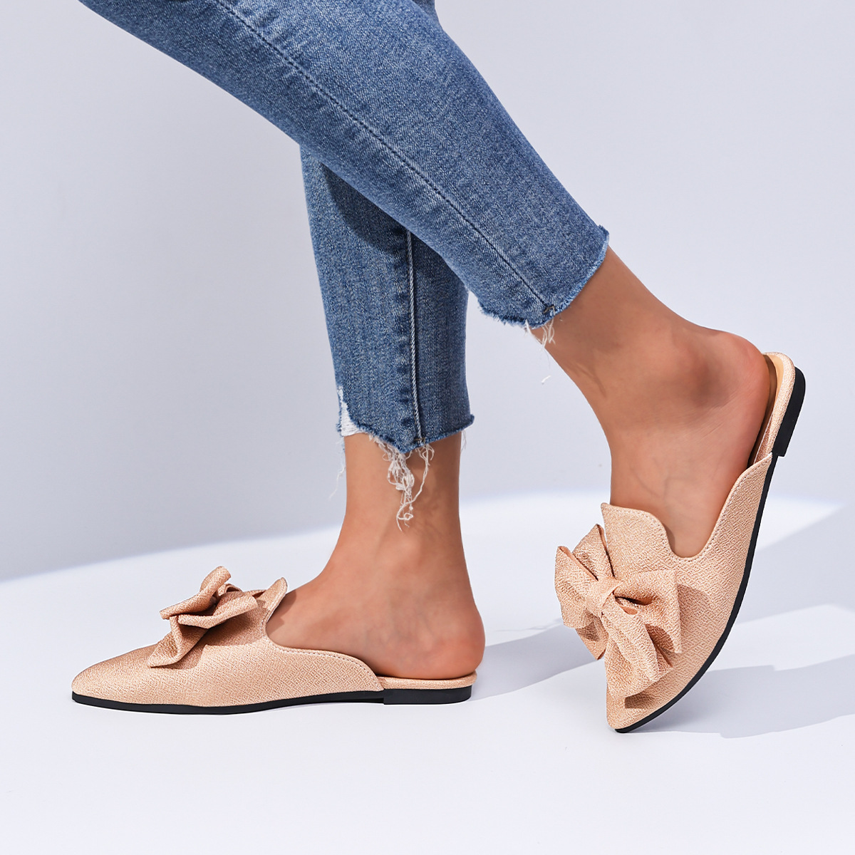 Foreign trade new cross-border plus size women's shoes European and American fashion 2024 trend beach slippers sandals women bow