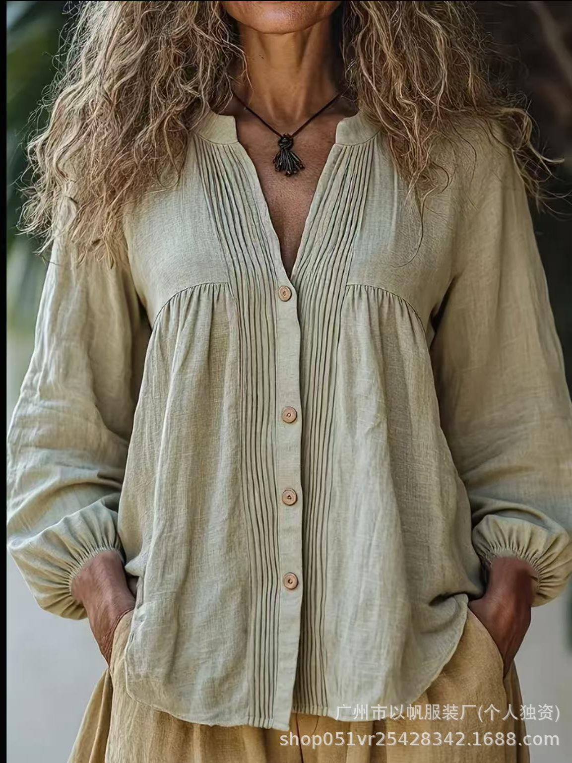 Elegant retro design shirt for leisure