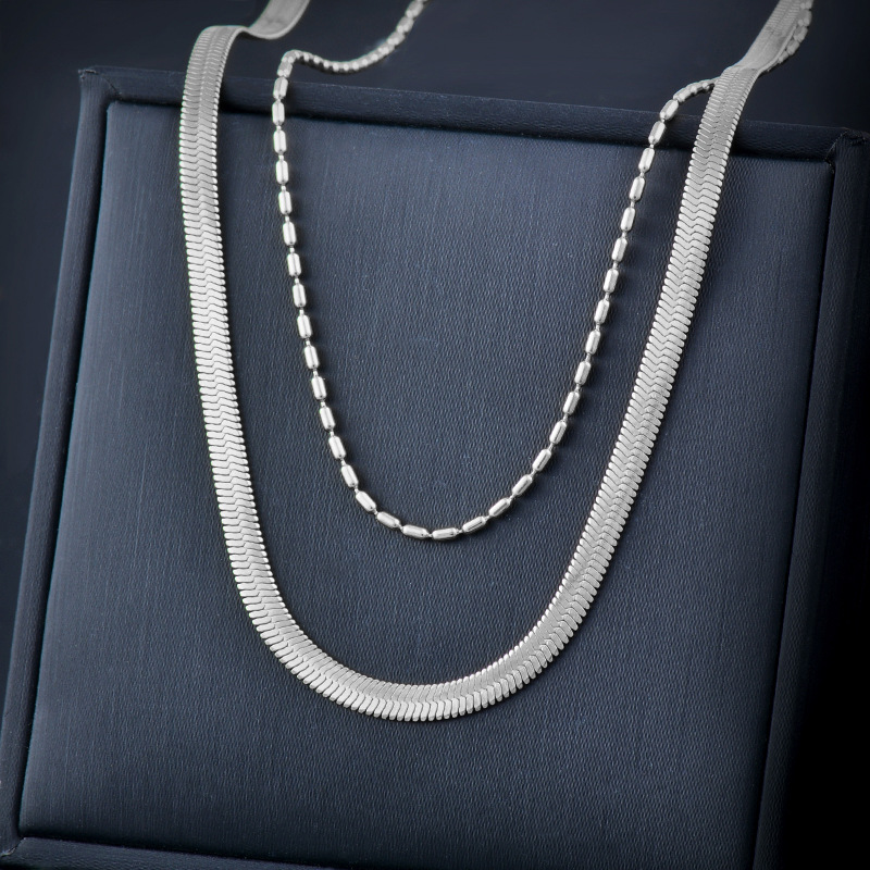 Simple Style Solid Color Titanium Steel Inlaid Gold Layered Necklaces 1 Piece