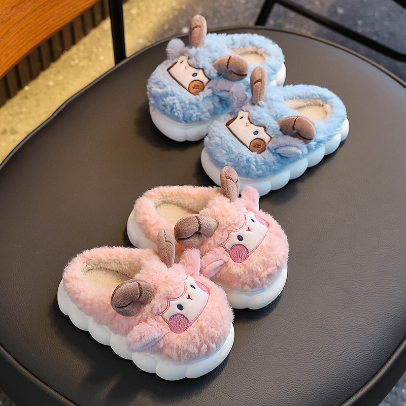 2025 nuevo invierno zapatillas de algodón para niños niños niñas calentamiento de peluche para niños pequeños y medianos con una base gruesa de algodón anti-tesoro