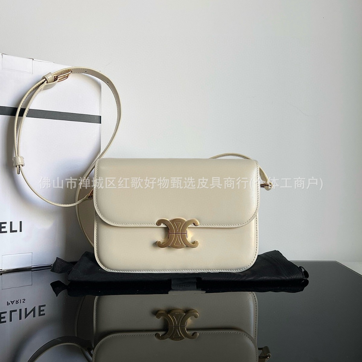 2024新款凯旋门豆腐包提斜挎包100%小牛皮（拍下请联系客服）