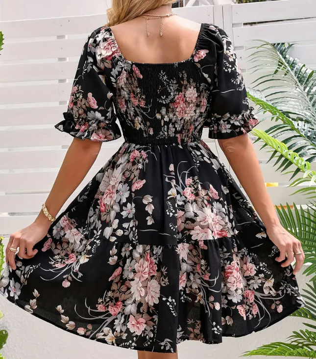 Floral Kleid Mit Eckigem Ausschnitt Und Gerafften Ärmeln_voghion.com