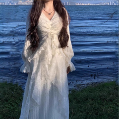 法式温柔风针织毛衣连衣裙女秋季高级感蕾丝拼接胖mm显瘦长裙