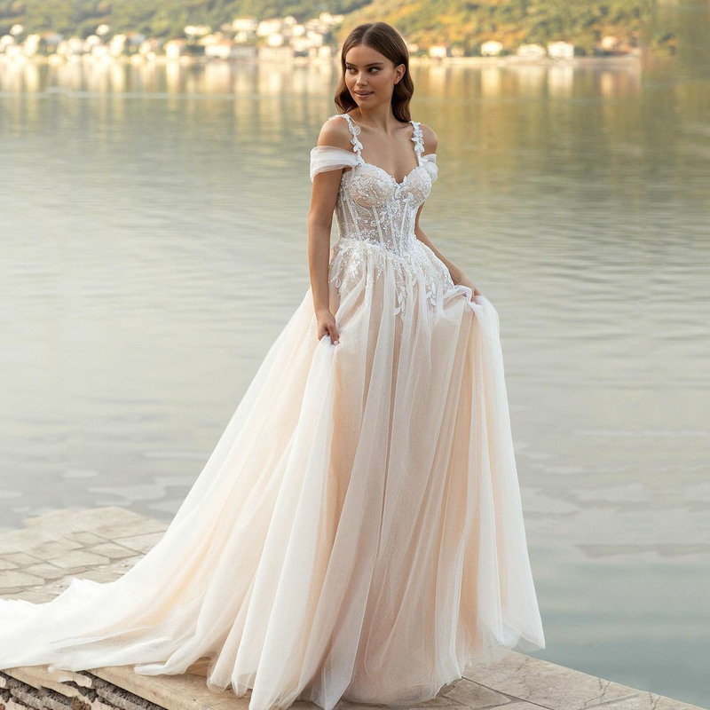 One-Shoulder Wedding Dress, Forest Style, 2026 New Model, Simple A-Line, Slim Fit, Mermaid Style, Travel Photography, Small Train, Soft Tulle, Slimming Effect