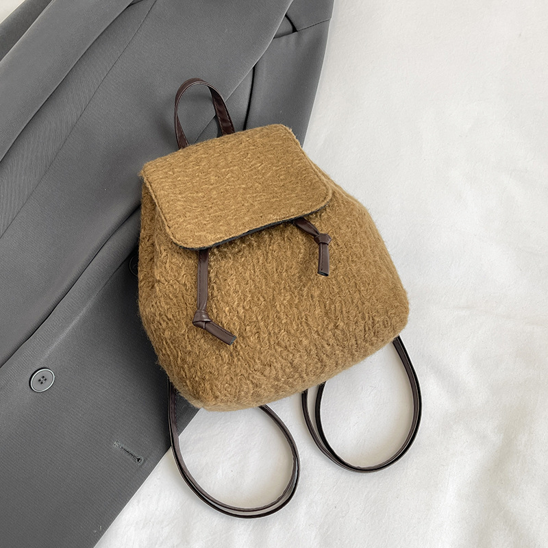 2024 invierno nueva mochila de moda casual para mujeres fresca y popular pequeña mochila marrón retro de moda