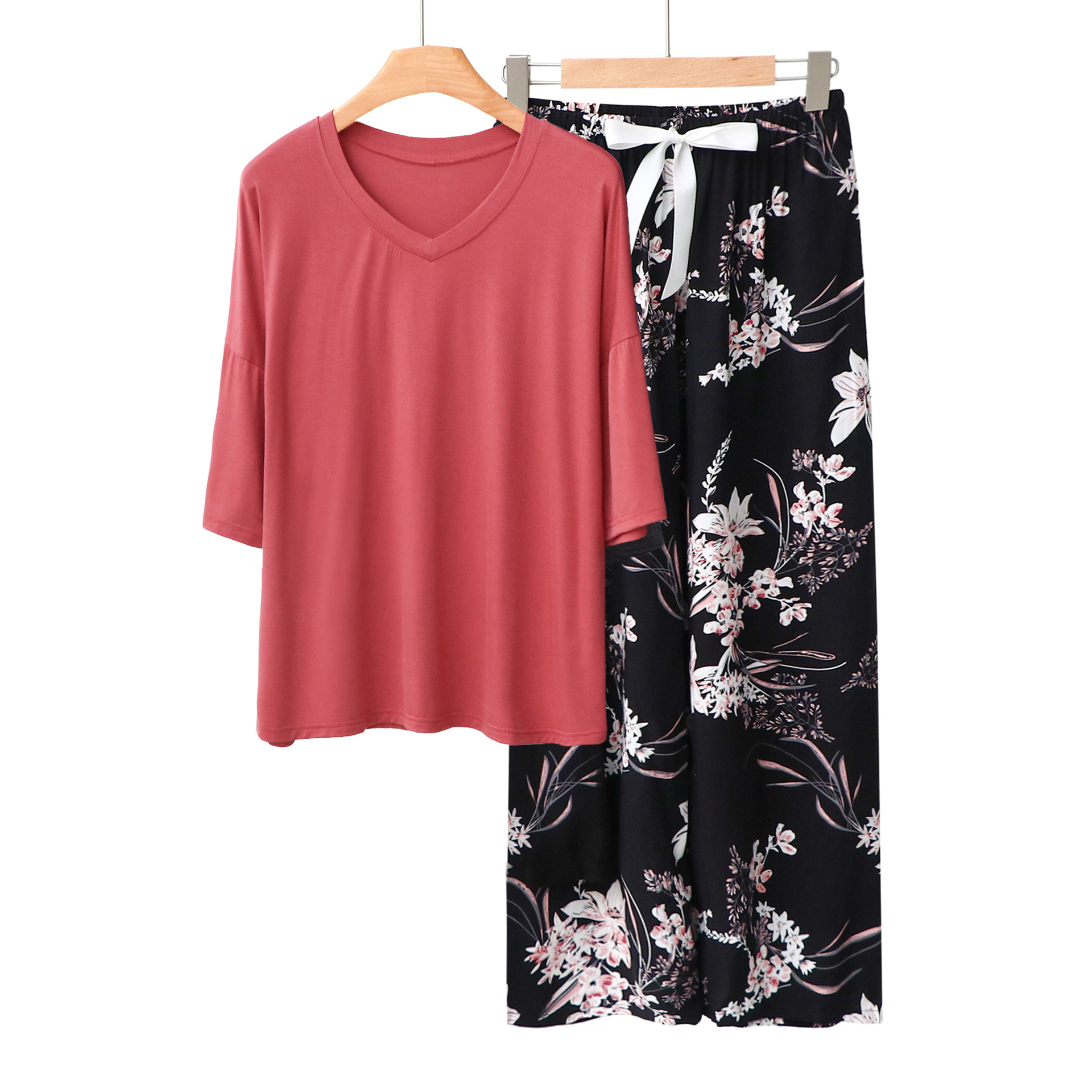 꿀 소스 레드 블랙 난초 잔디