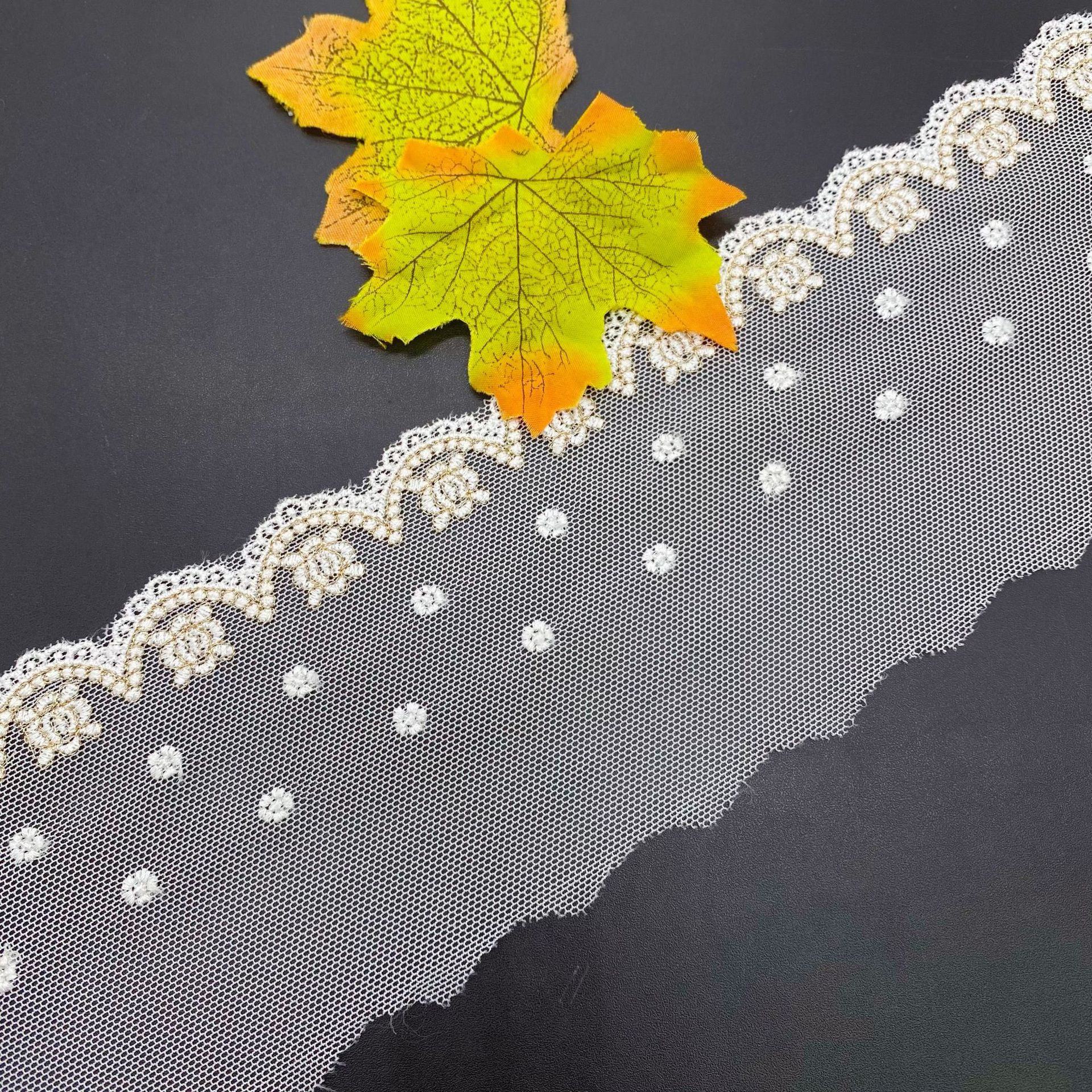 Malla de encaje x punto bordado vestido de ropa para niños falda accesorios decorativos bordado por computadora hilo dorado flor