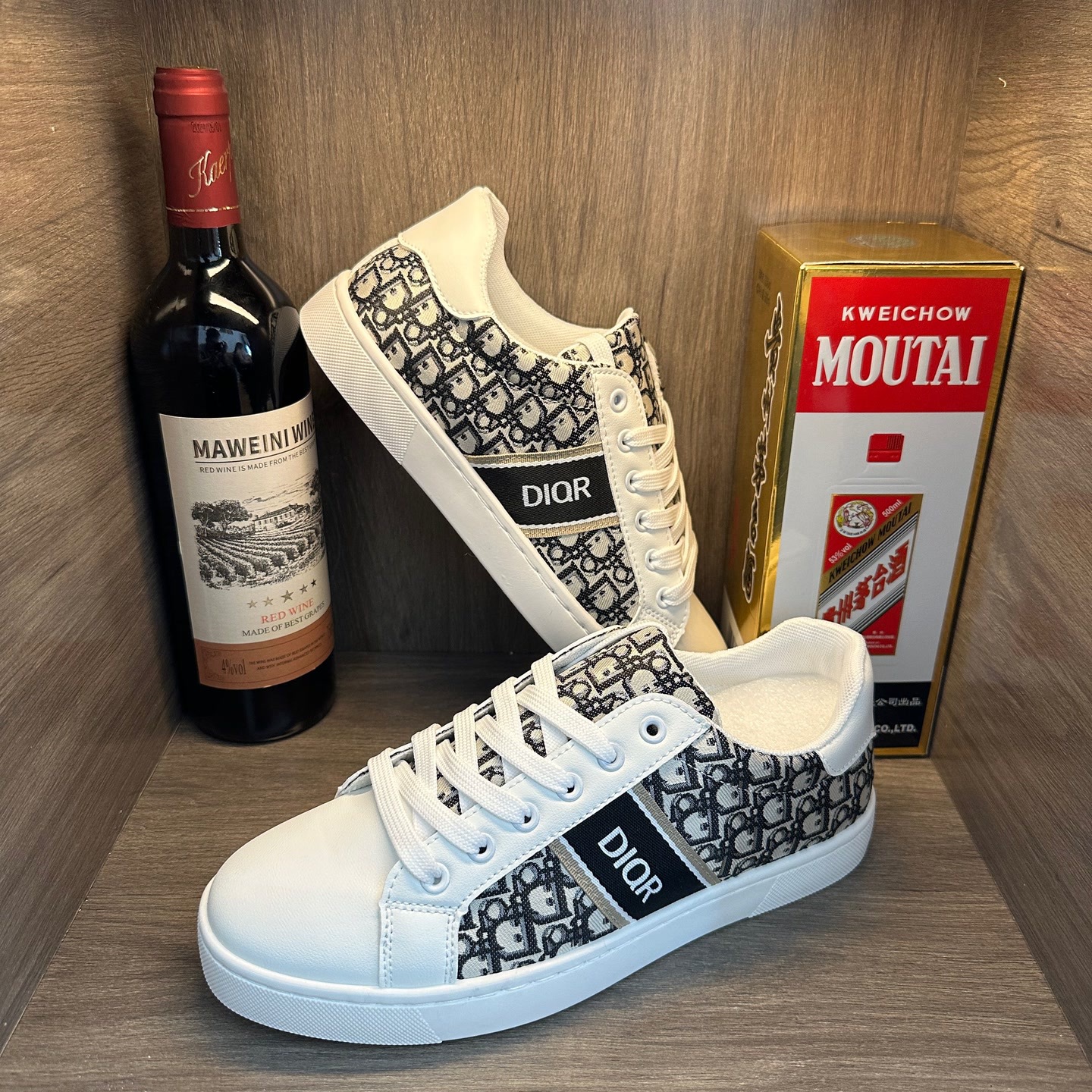 European Casual Sneakers with Full Print and Color-Blocking, Durable Men's Skate Shoes, Versatile Breathable Canvas Shoes, Low-Top Lightweight