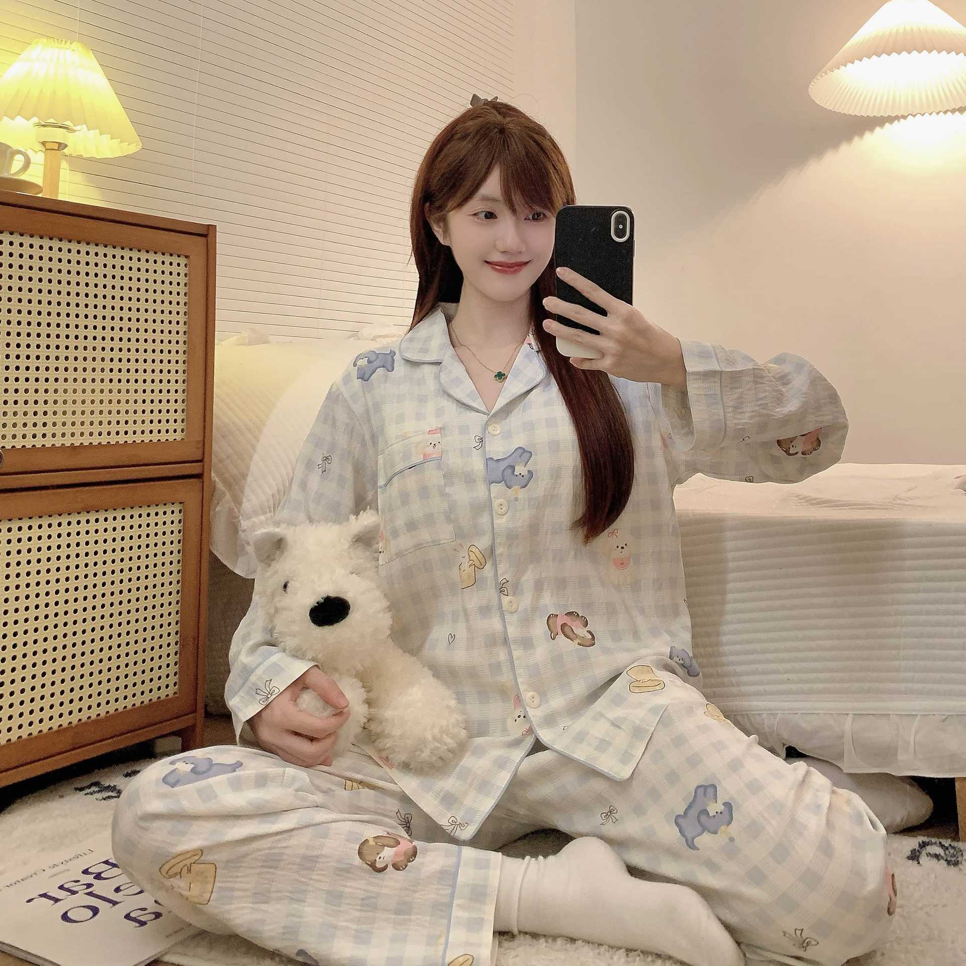 Pijamas al por mayor transfronterizos de primavera y otoño nubes de algodón pantalones de manga larga cardigans lindos con cojín de pecho se pueden usar ropa de hogar