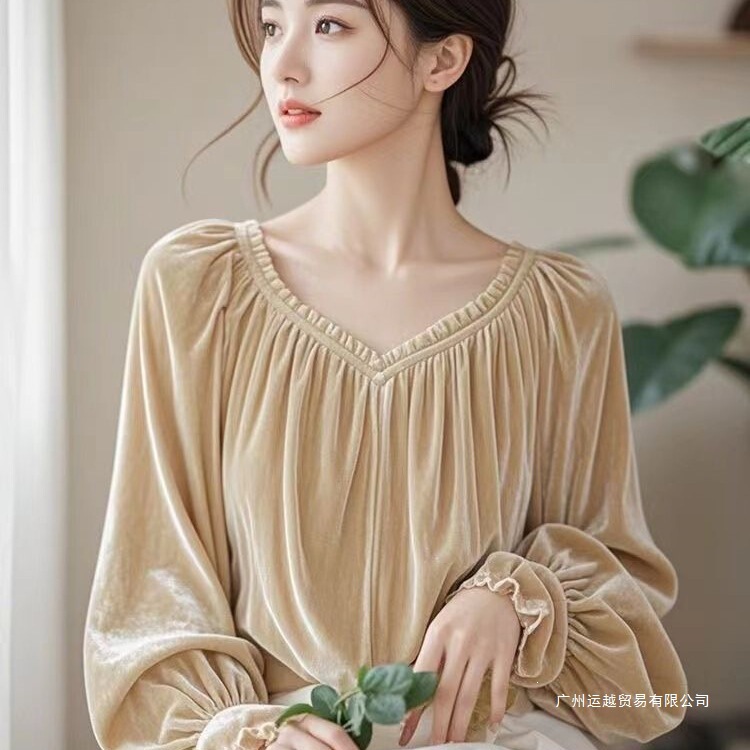 Unique and Exquisite Tops, This Year's Trendy Beautiful and Luxurious Youthful-Looking Stylish Apricot Velvet Shirt for Women in Spring Unique and Exquisite Tops, This Year's Trendy Beautiful and Luxurious Youthful-Looking Stylish Apricot Velvet Shirt for Women in Spring