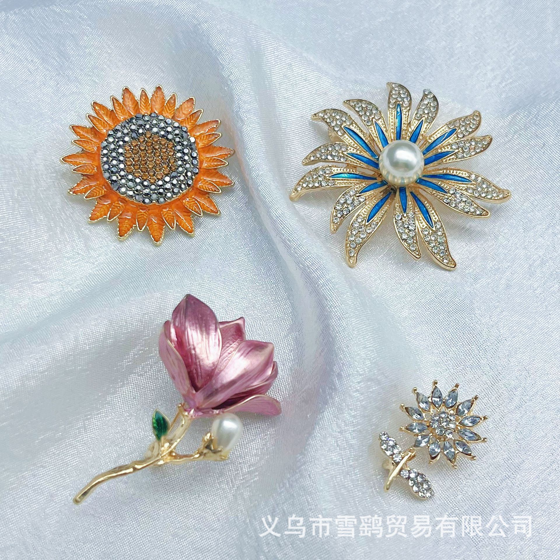 Chinese Style Fashion Retro Flower Brooch Women's High-End Pearl Tassel Corsage Cheongsam Jacket Accessories Pin Wholesale