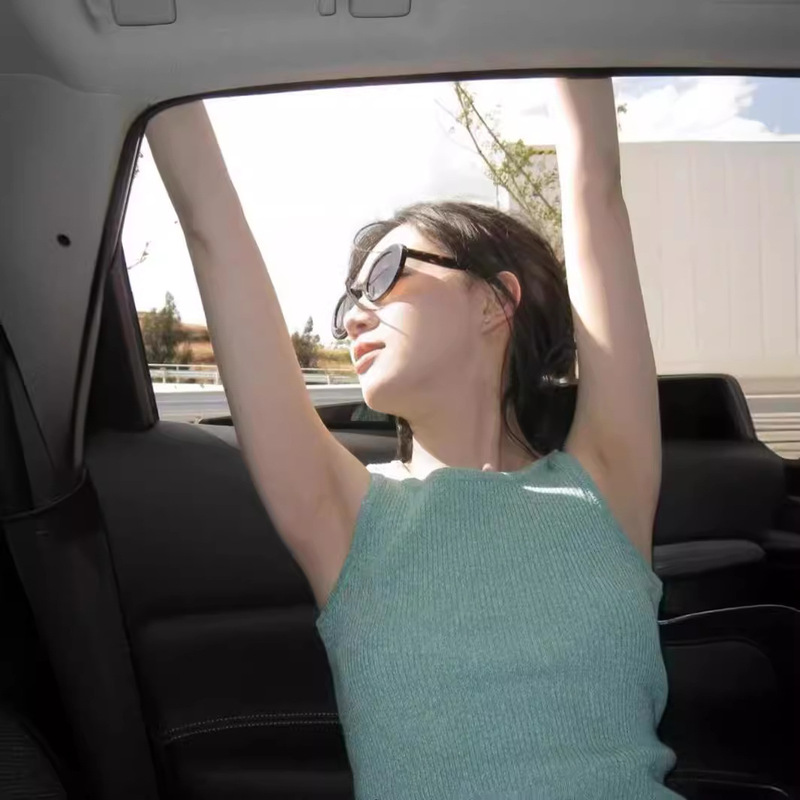 French style fresh green off-the-shoulder sleeveless camisole women's inner wear summer outer wear sweet and spicy knitted T-shirt top