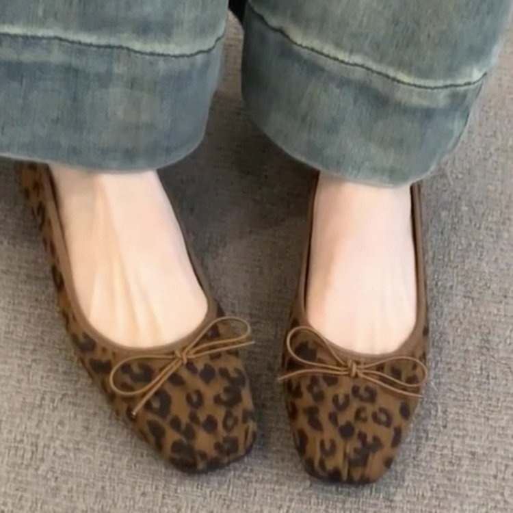 Coreana cuadrada cabeza leopardo zapatos de mujer 2025 otoño explosivo estilo francés lazo con falda zapatos de ballet de noche