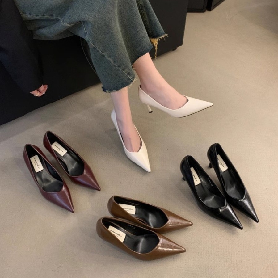 Exclusive elegant high heels pointed-toe heels