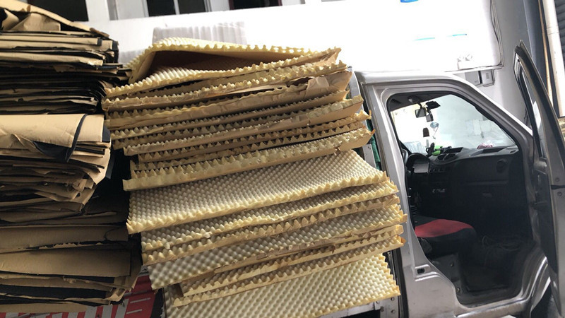 厂家供应黄色黑色30密度阻燃吸音隔音软包包装海绵/波峰吸音海绵