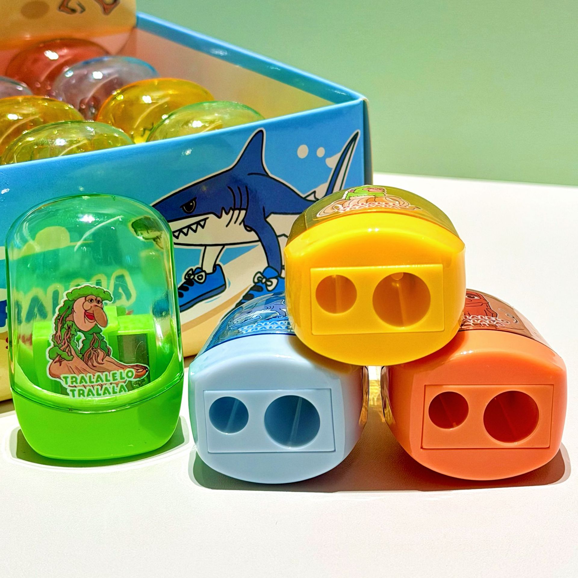 dibujos animados montañas y mares cuchillo de lápiz de madera de doble agujero para estudiantes de papelería cuchillo de lápiz de aprendizaje papelería