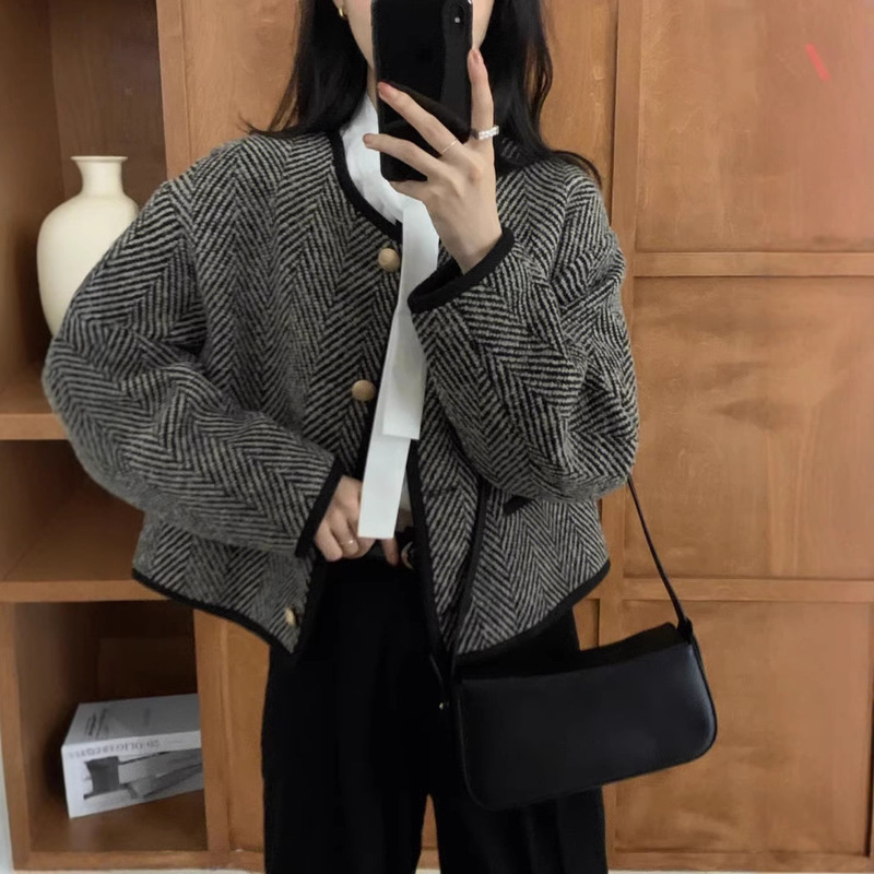 French Retro Small Fragrant Tweed Jacket Women's 2025 Spring New Short Jacket Cardigan Top