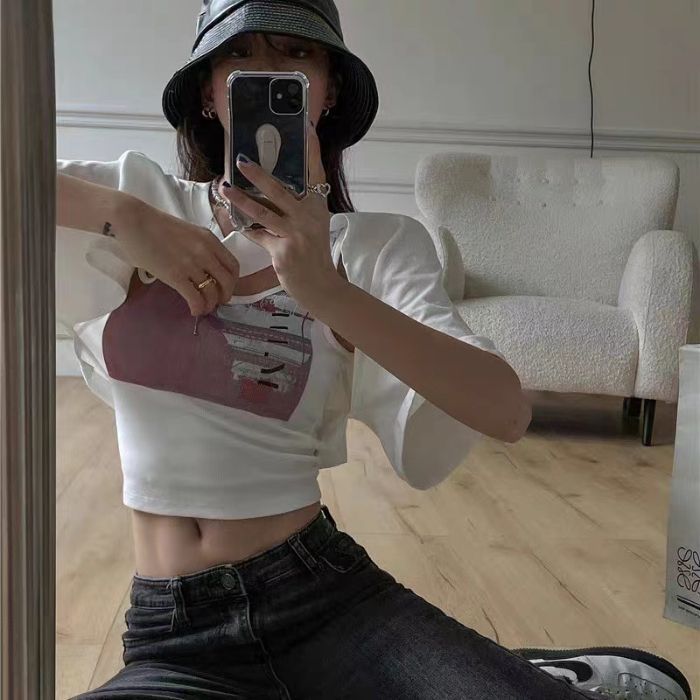 하얀색