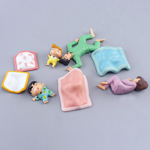 Crayon Shin-chan 4-Piece Figure Set Humanoid Doll of Shin-chan's Family Covering Up to Sleep Anime Handheld Figure Playset Display Model