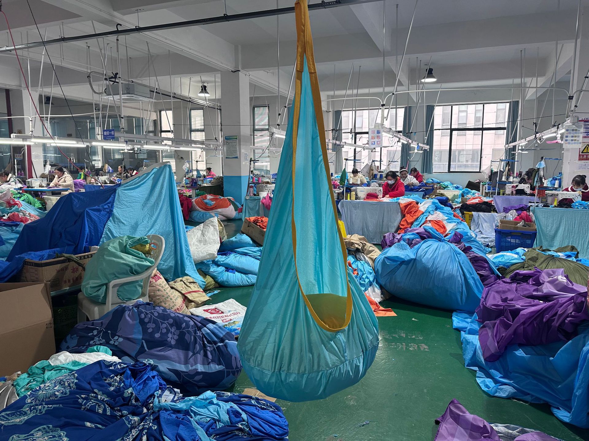 Nuevo bolso de tela para niños columpio silla colgante lona de algodón interior con cojín inflable con luz LED columpio silla colgante hamaca