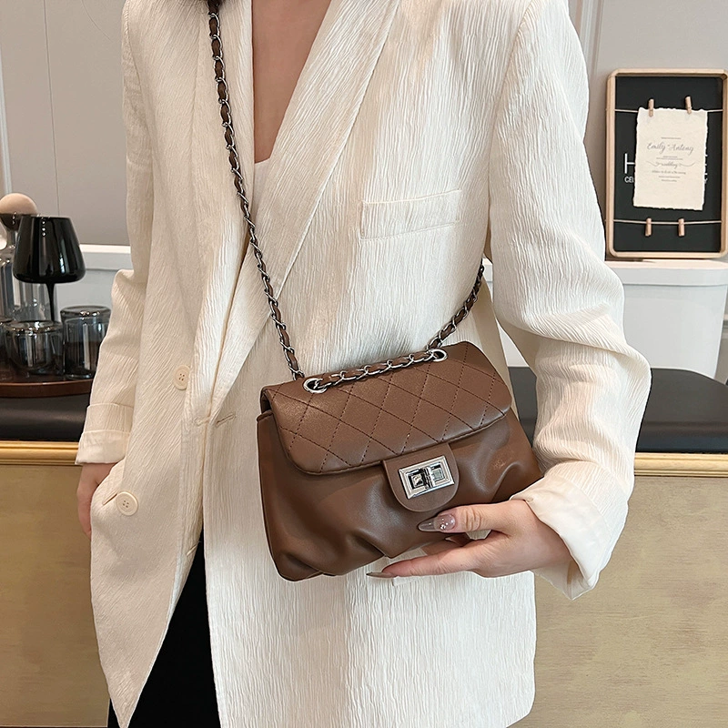 Fashionable shoulder bag, capacious one-shoulder bag