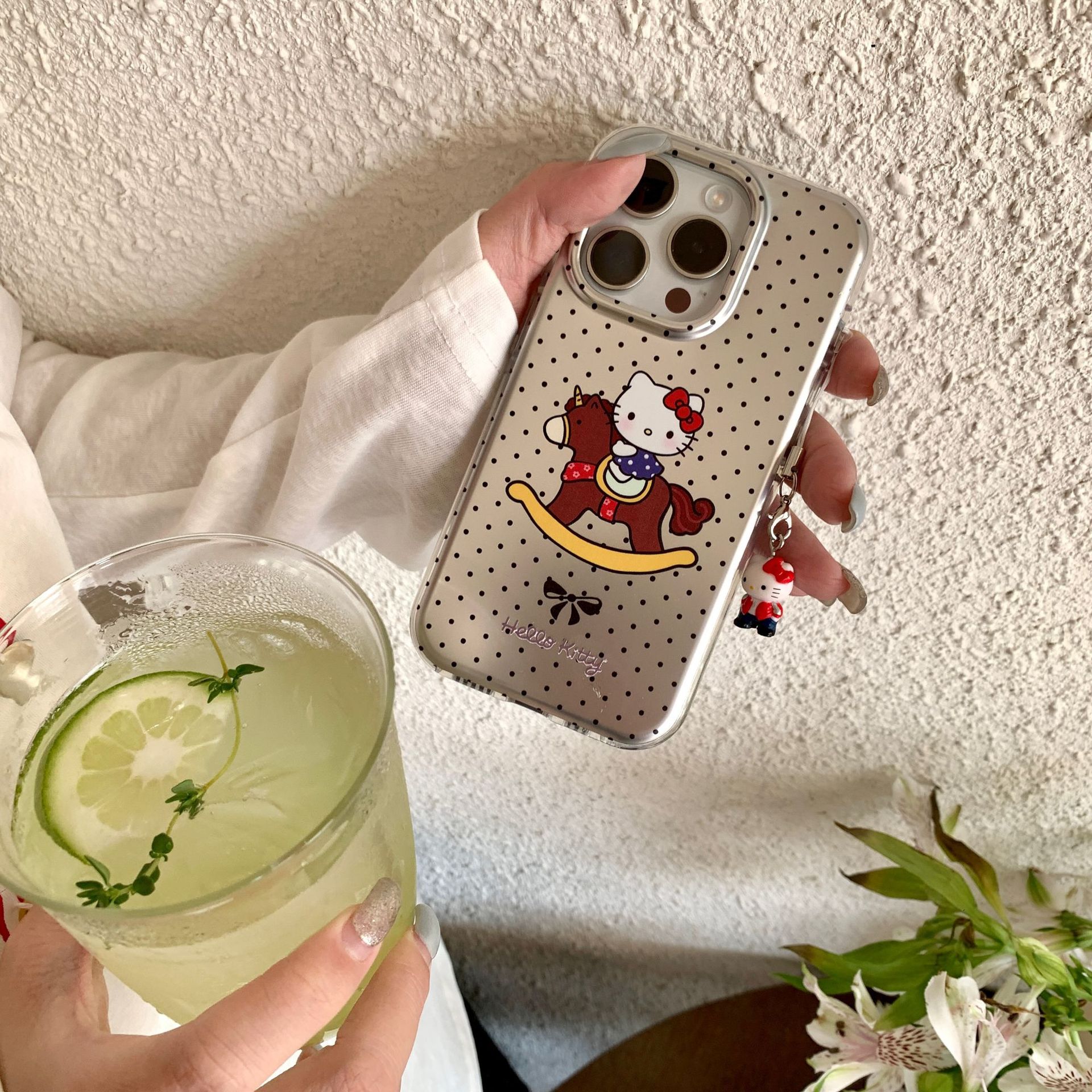 Caballo de Troya de punto de onda plateado galvanizado simple KT cat para iPhone16 funda para teléfono móvil 15ProMax femenino 14/13 nuevo 16P