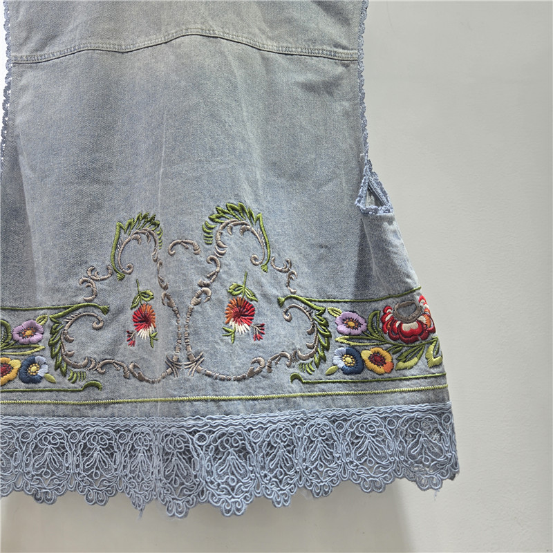 Estación europea 2026 primavera nuevo estilo retro cuello de pie industria pesada bordado chaleco de vaqueros mujer moda universal hombro