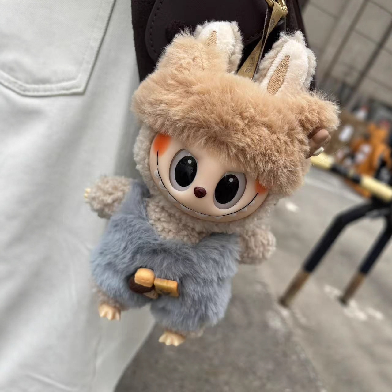 Labubu Plush Dolls New Third-Generation Blind Box Toys New Vinyl Plush Toy Doll Keychain Wholesale