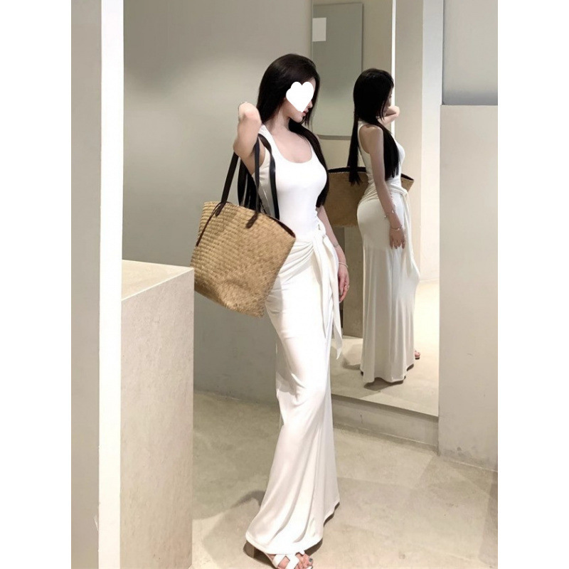 黒の U ネックノースリーブレーサーバックドレス女性の夏の新しい気質セクシーなウエスト痩身ヒップスカート|undefined