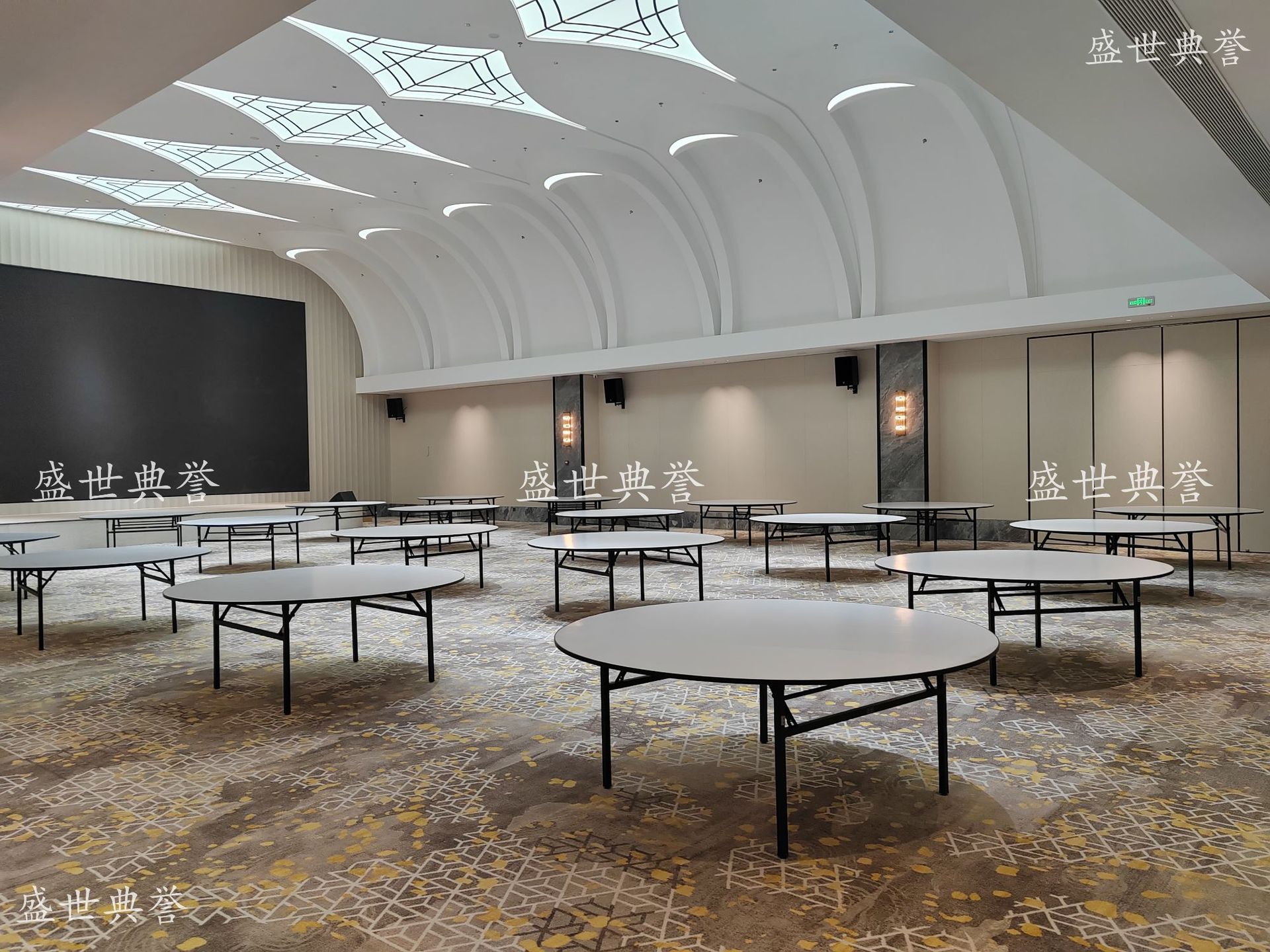 Suqian star hotel catering furniture restaurant wedding banquet folding round table theme wedding 12-person banquet 2-meter round table pic 7