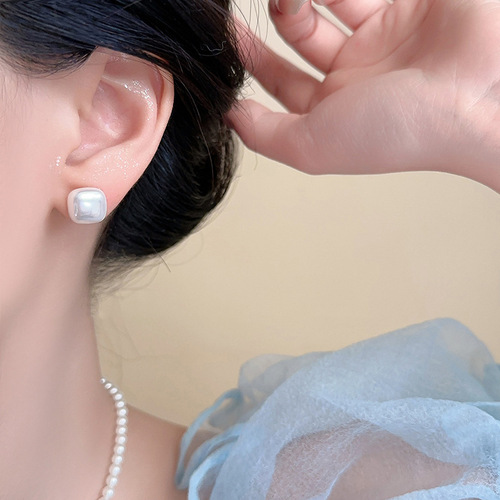 Square pearl silver needle earrings for women light luxury niche high-end temperament earrings new simple and versatile and fashionable earrings