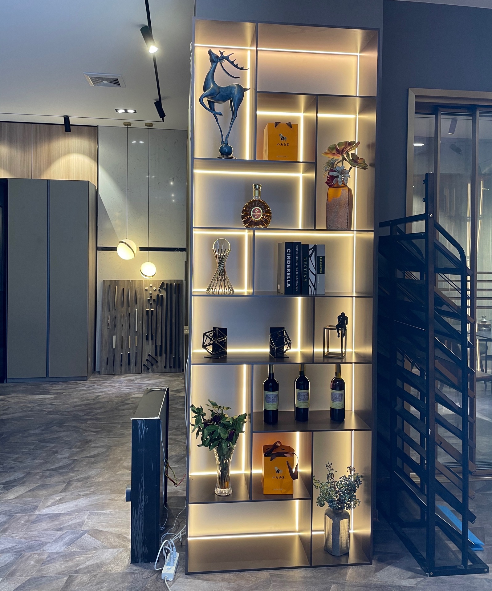 Foshan Manufactor Direct selling Aluminum panel cabinet Aluminum racks Simple bookshelf Display rack New listing