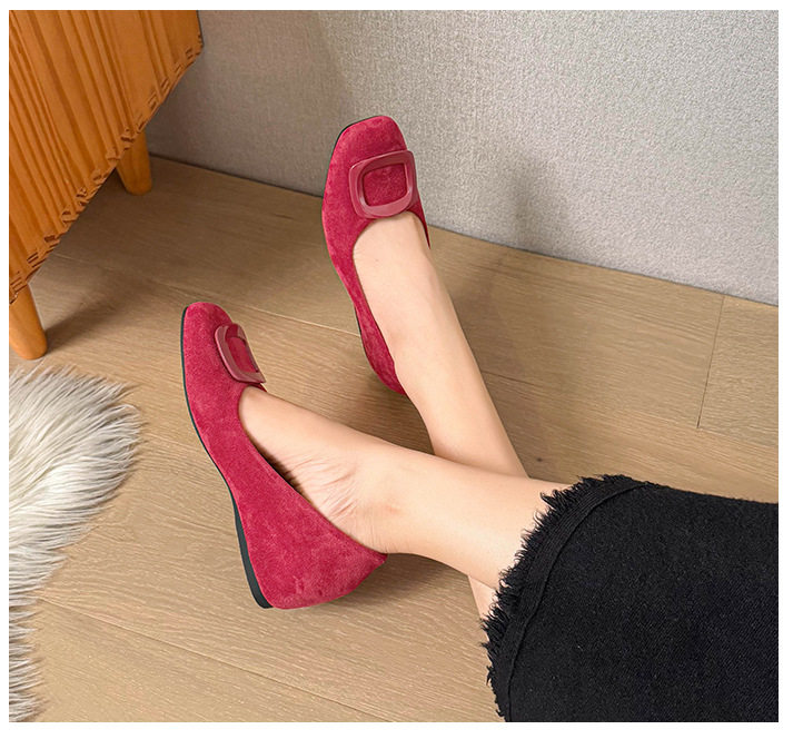 Giày bệt nữ mũi vuông khóa ngang, cổ thấp chất liệu nhung, gót xuồng 3–6 cm — Màu be, màu đen, màu đỏ chi tiết 40