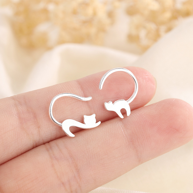 Simple Style Cat Copper Plating Ear Studs 1 Pair display picture 1