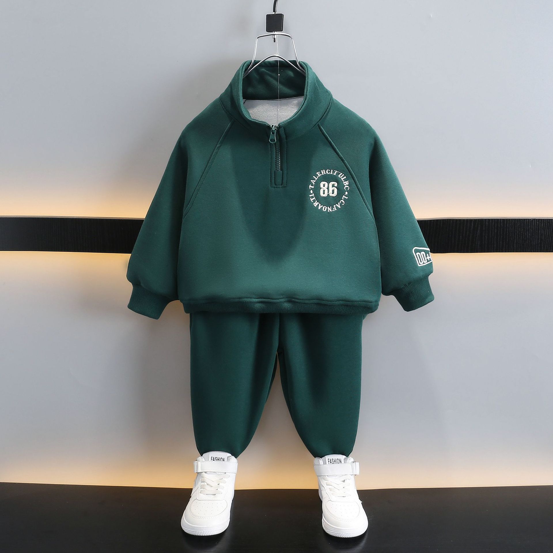 7082 traje de camisa POLO para niños 2025 primavera y otoño nuevo suéter para niños primavera para niños deportes de dos piezas de moda