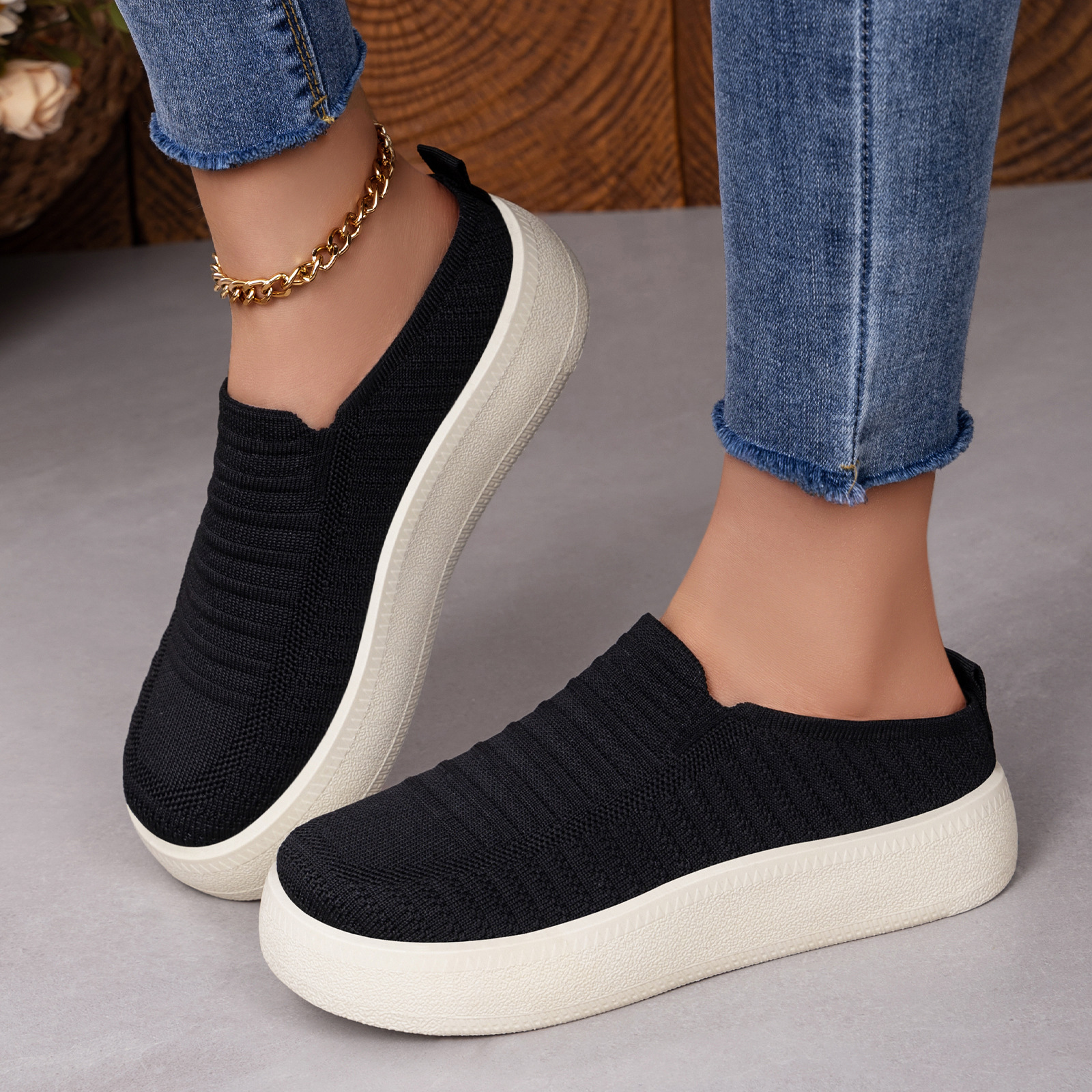 Zapatos de mujer primavera y verano medio zapatillas casuales zapatos de pedal de tamaño grande comercio exterior zapatos de mujer de altura de tela única zapatos
