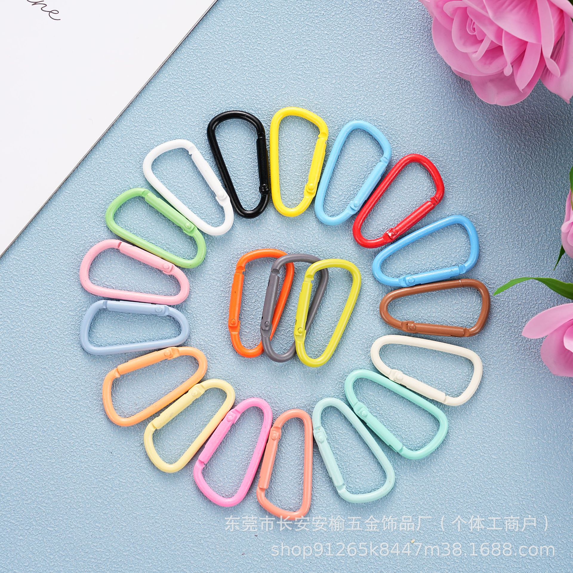  厂家批发彩色烤漆葫芦形登山扣铝合金饰品配件水瓶钥匙创意快挂